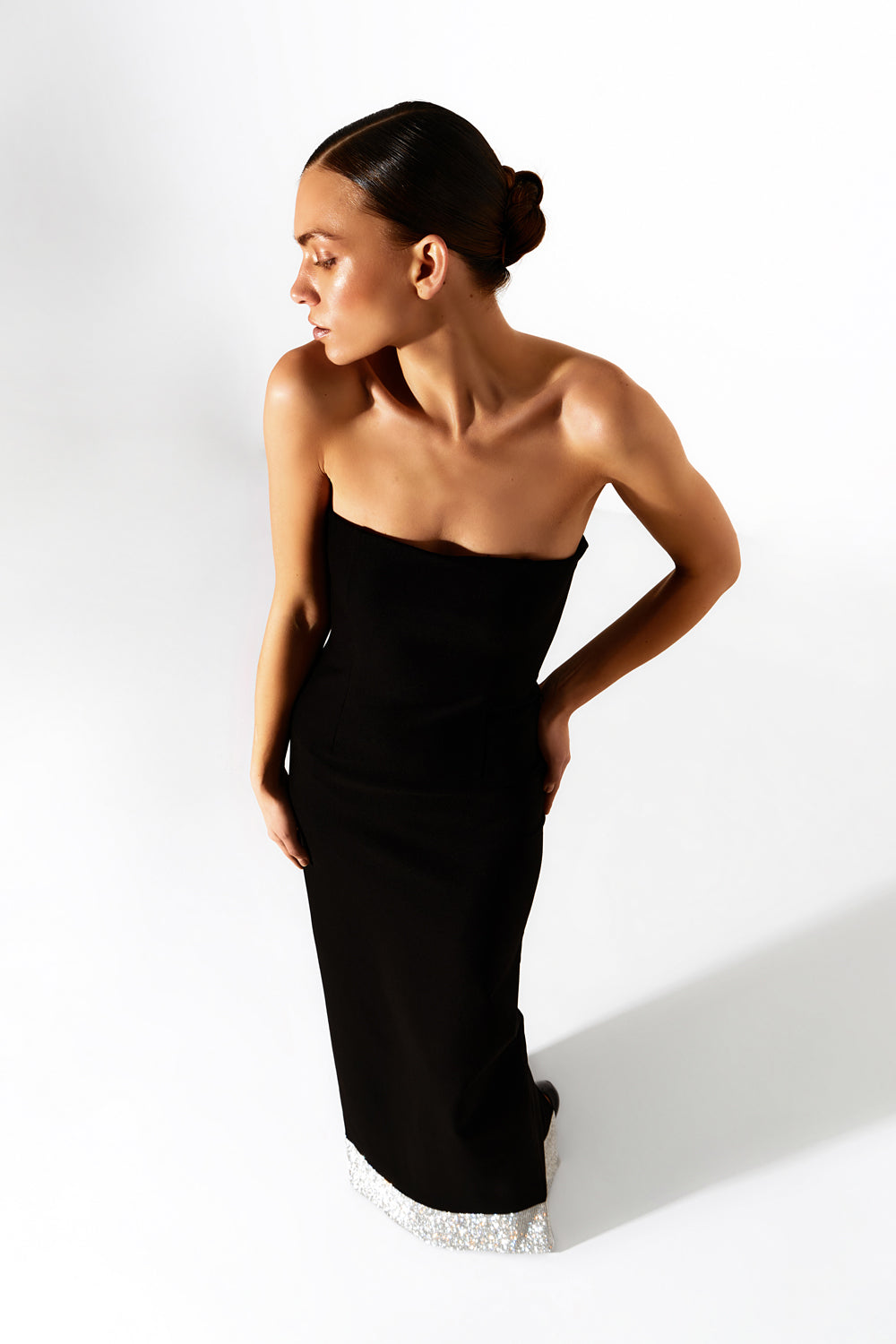 Rochie maxi neagra cu fund de cristal